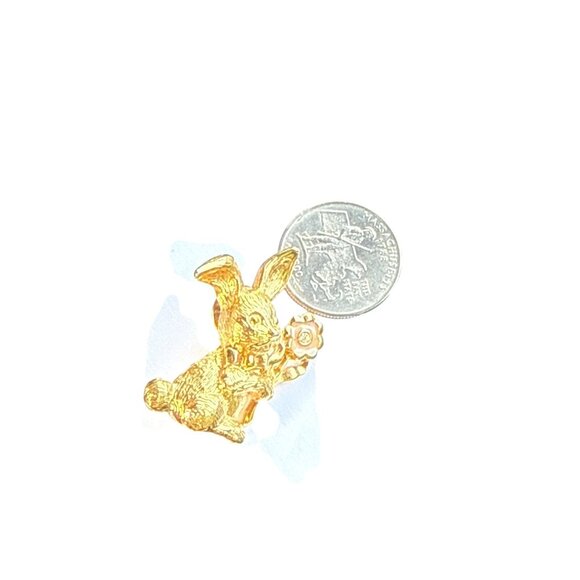 Gold Tone Bunny Rabbit Lapel Pin Holding Flower Vintage Brooch Cute Easter Gift - Picture 14 of 14
